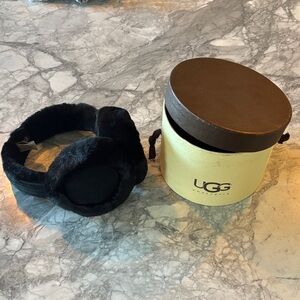 UGG Black shearling sheepskin Earmuffs with case